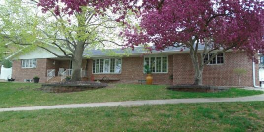 PENDING – Beautiful All Brick Ranch on 2 Lots
