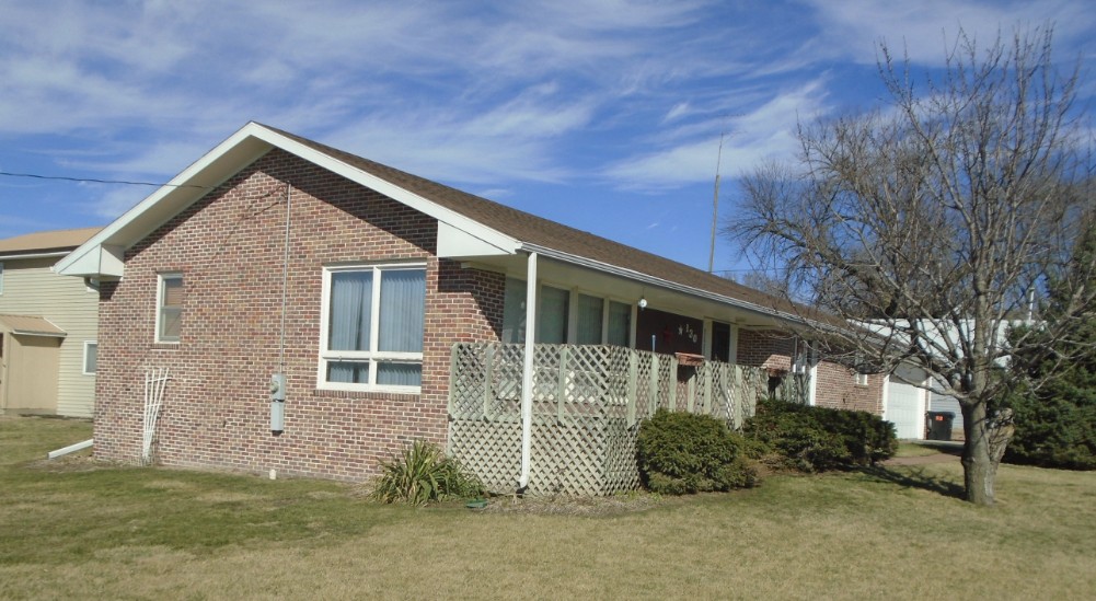 All Brick Ranch Close to Downtown